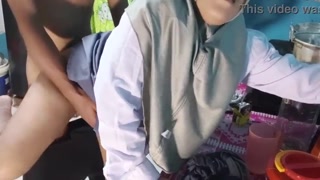 Bokep Viral Gadis SMA Dientot Bapak Sendiri
