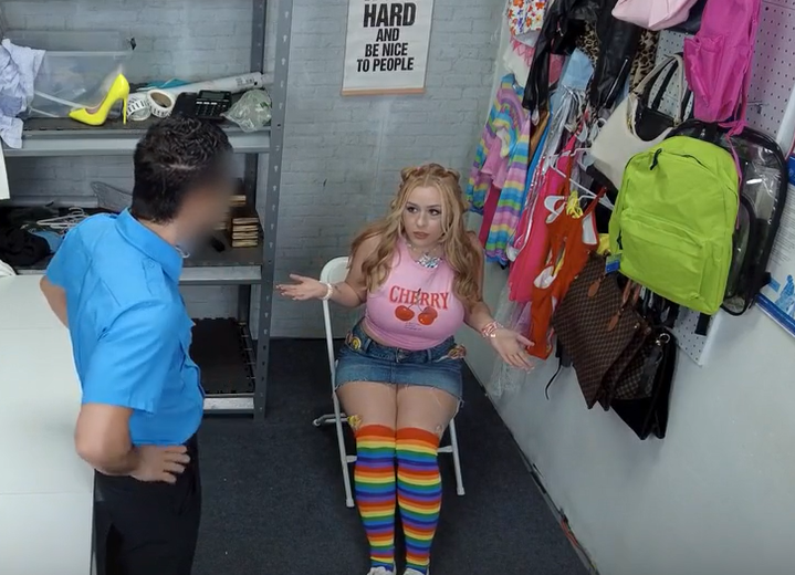 Shoplyfter Zoey Uso The Candy Thief