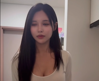 Seo Ahn Gives Oiled Handjob And Titjob To Her BF