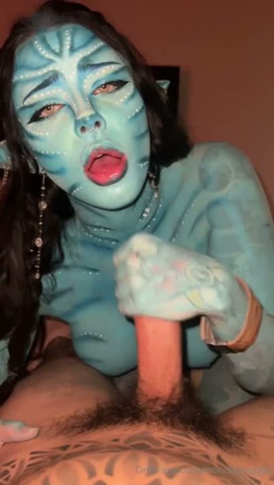 MoodieMaggie Drains A Cock In Na’vi Cosplay