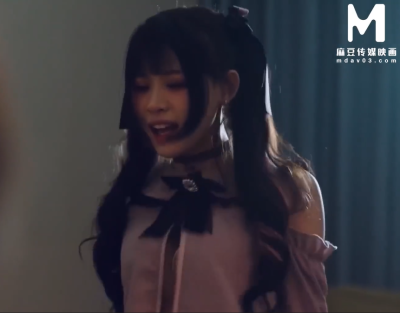 Beautiful Asian Model Media Her Introverted